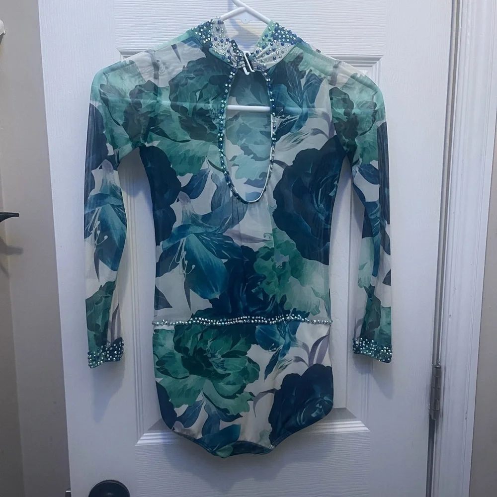 Gorgeous Competition Stoned Green & White Flowered Leo Youth Size 12